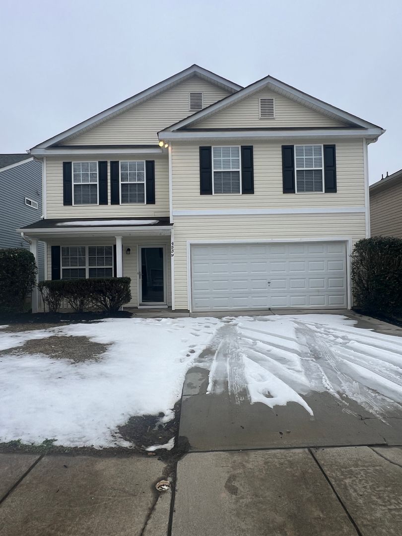 Charlotte House: 4539 Christenbury Hills Lane