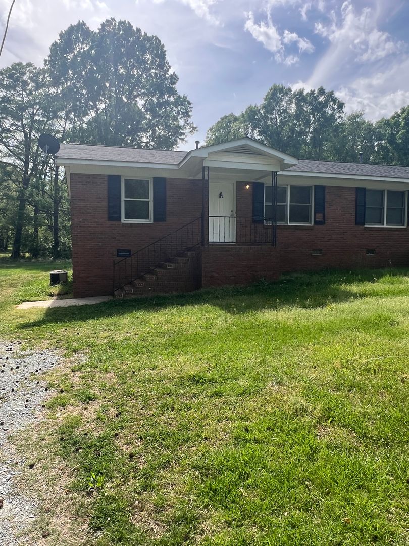 Monroe House: 1701-A Virginia St.