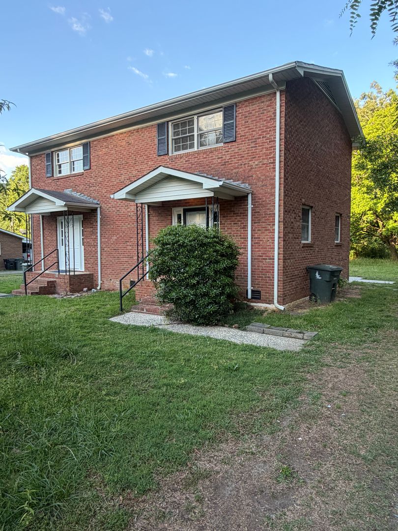 Monroe Apartment: 1709 Virginia St.
