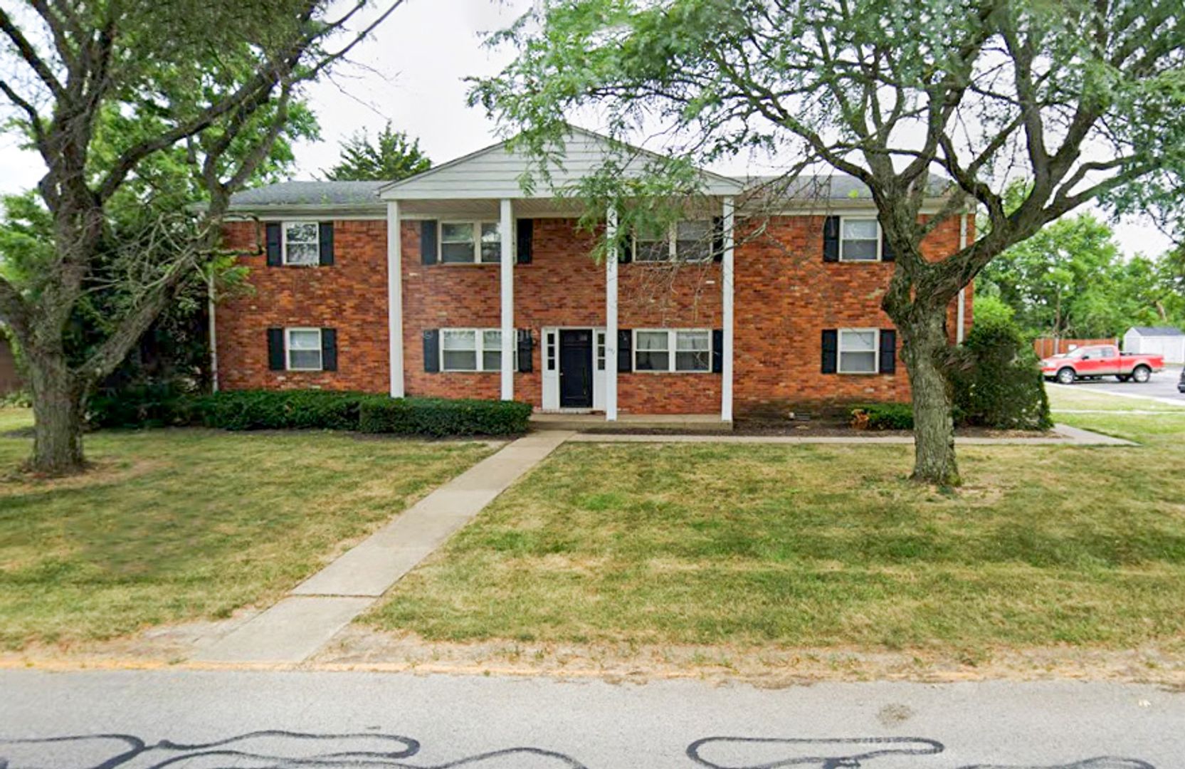 Danville Apartment: 1189-1195 W Lincoln St