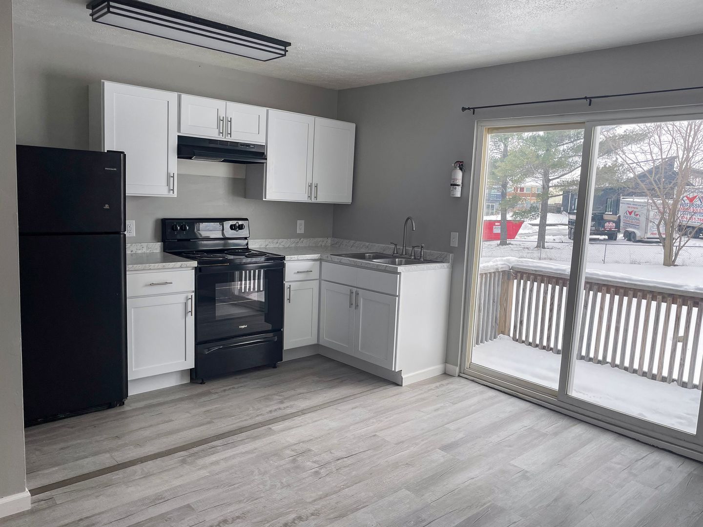 Warsaw Apartment: 551 Clinic Court