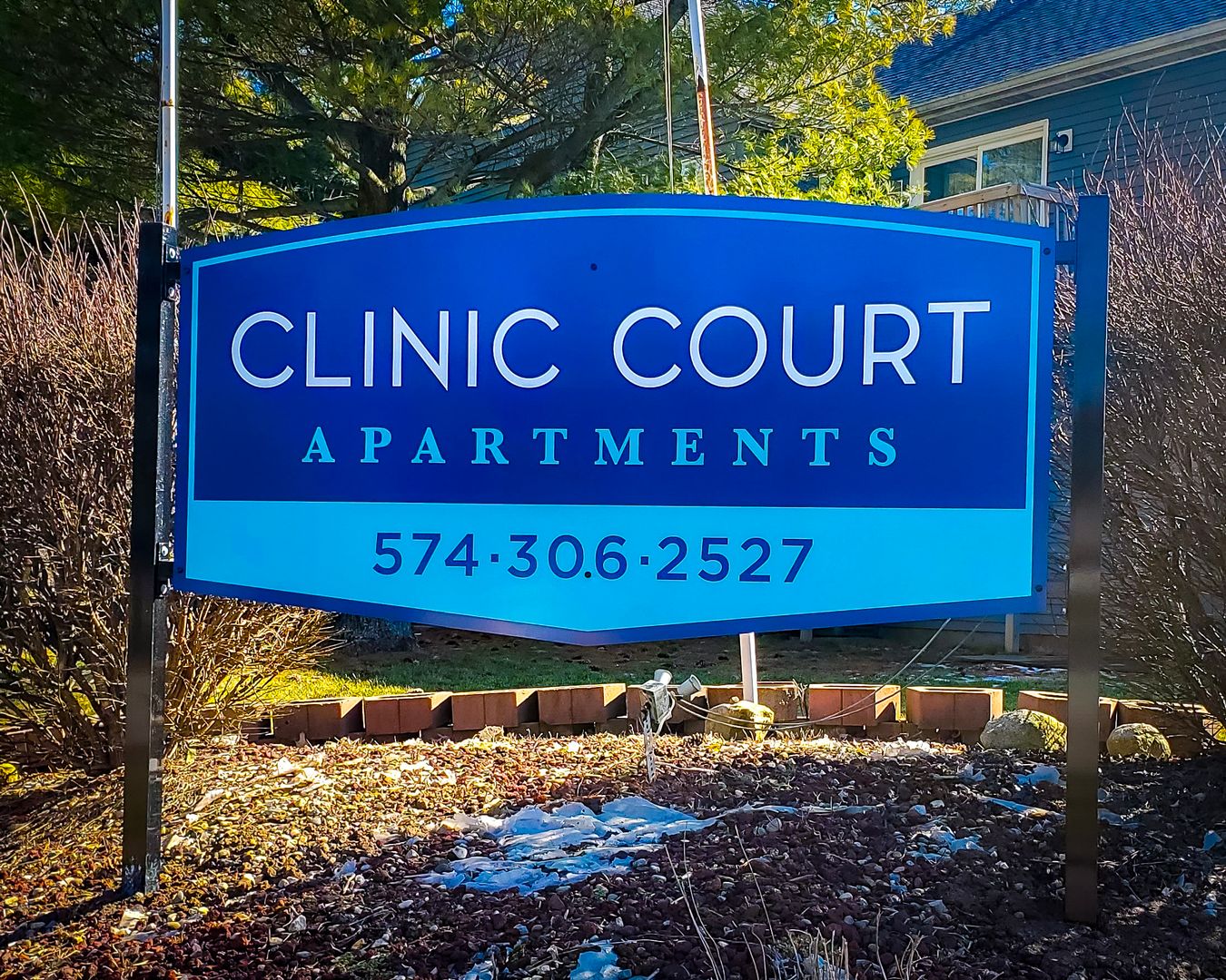 Warsaw Apartment: 551 Clinic Court