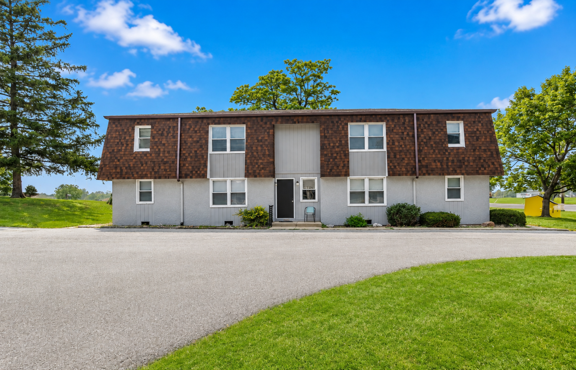 Danville Apartment: 1189-1195 W Lincoln St
