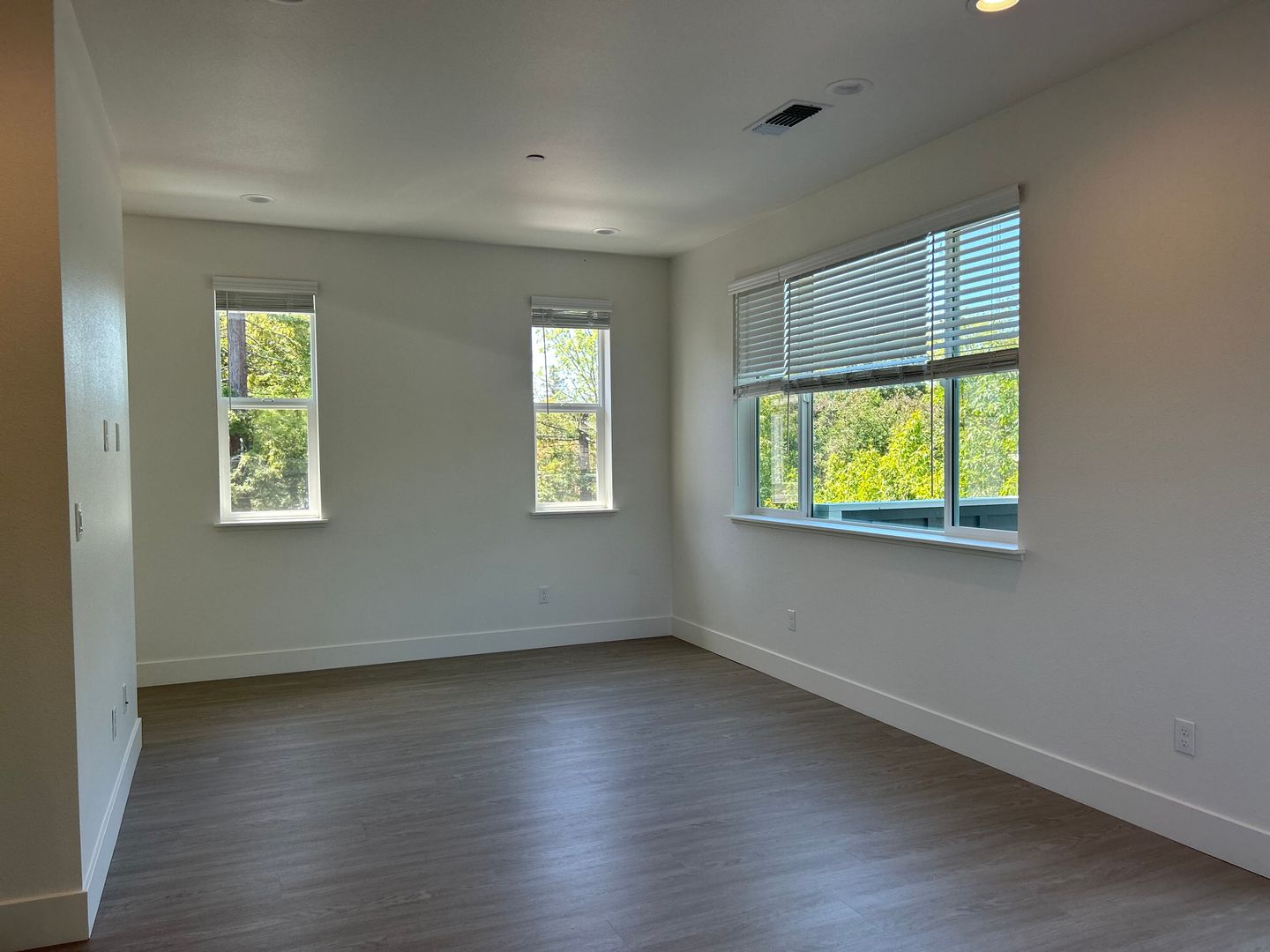 Santa Rosa House: 2081 Dennis Lane