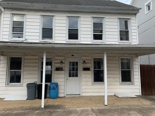 First Floor Apartment located on South Mulberry Street in Hagerstown – photo 1