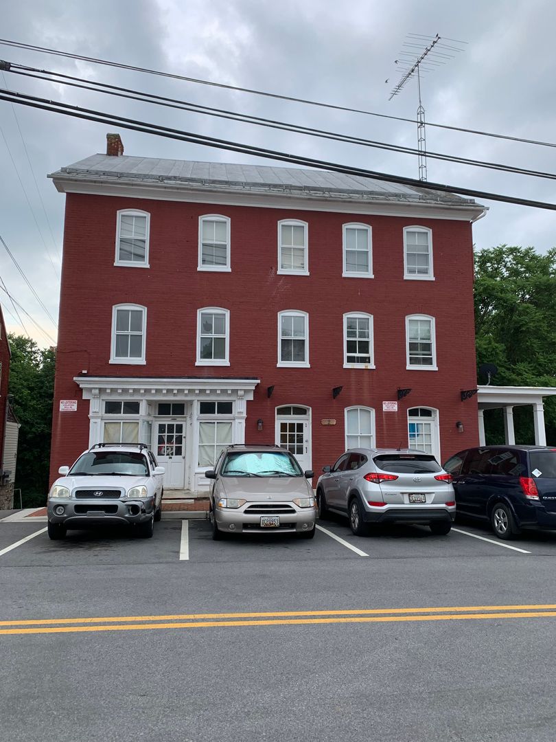 Keedysville Apartment: 2 N. Main Street