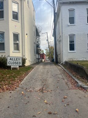 Garage located in alley of Broadway - $395/Month