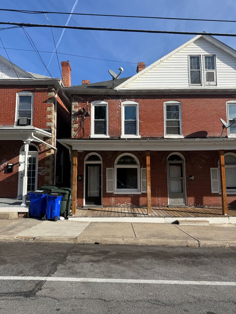 Hagerstown Apartment: 62-64 Wayside Avenue