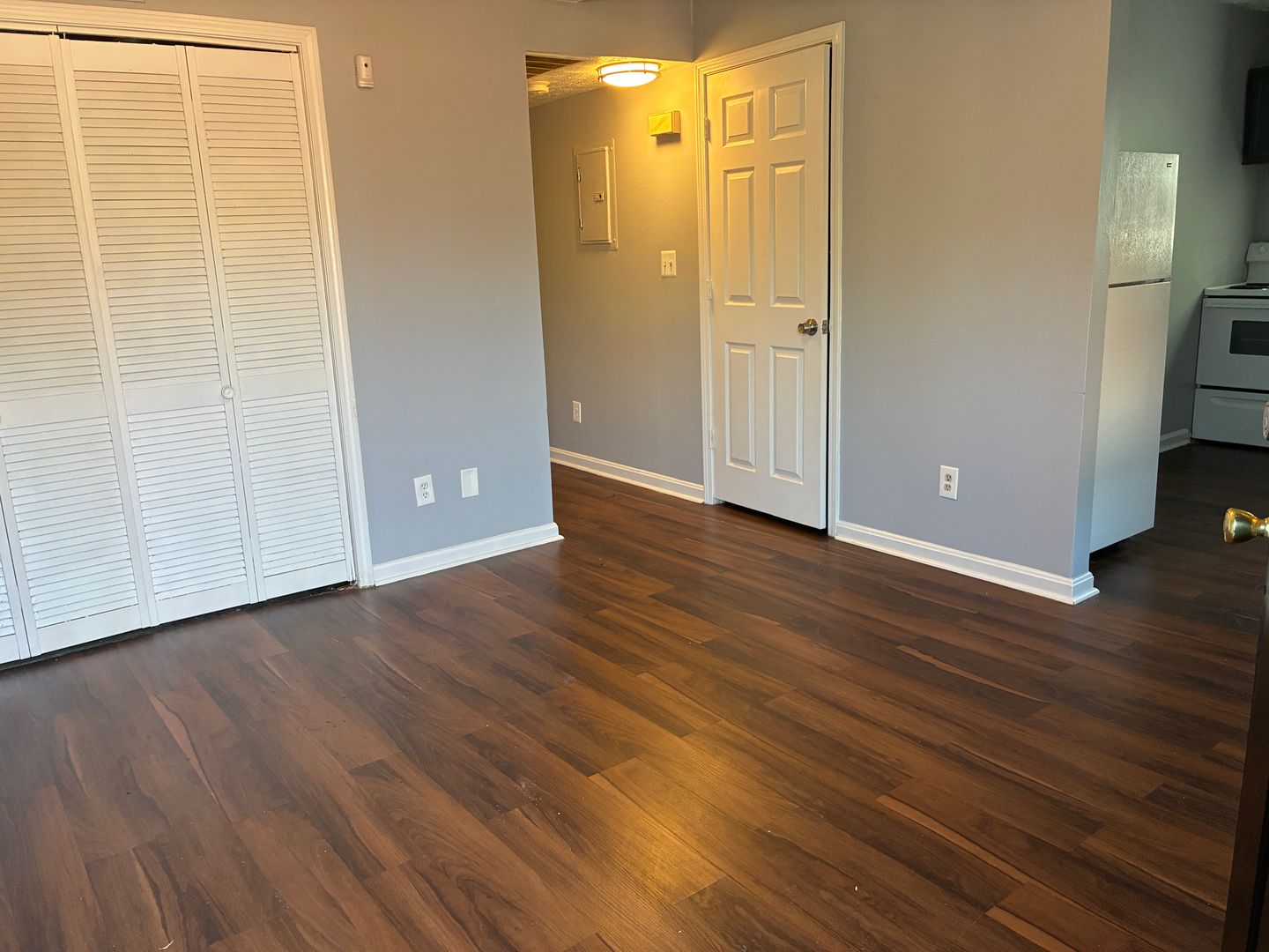 Louisville Apartment: 1518 W. Oak Street