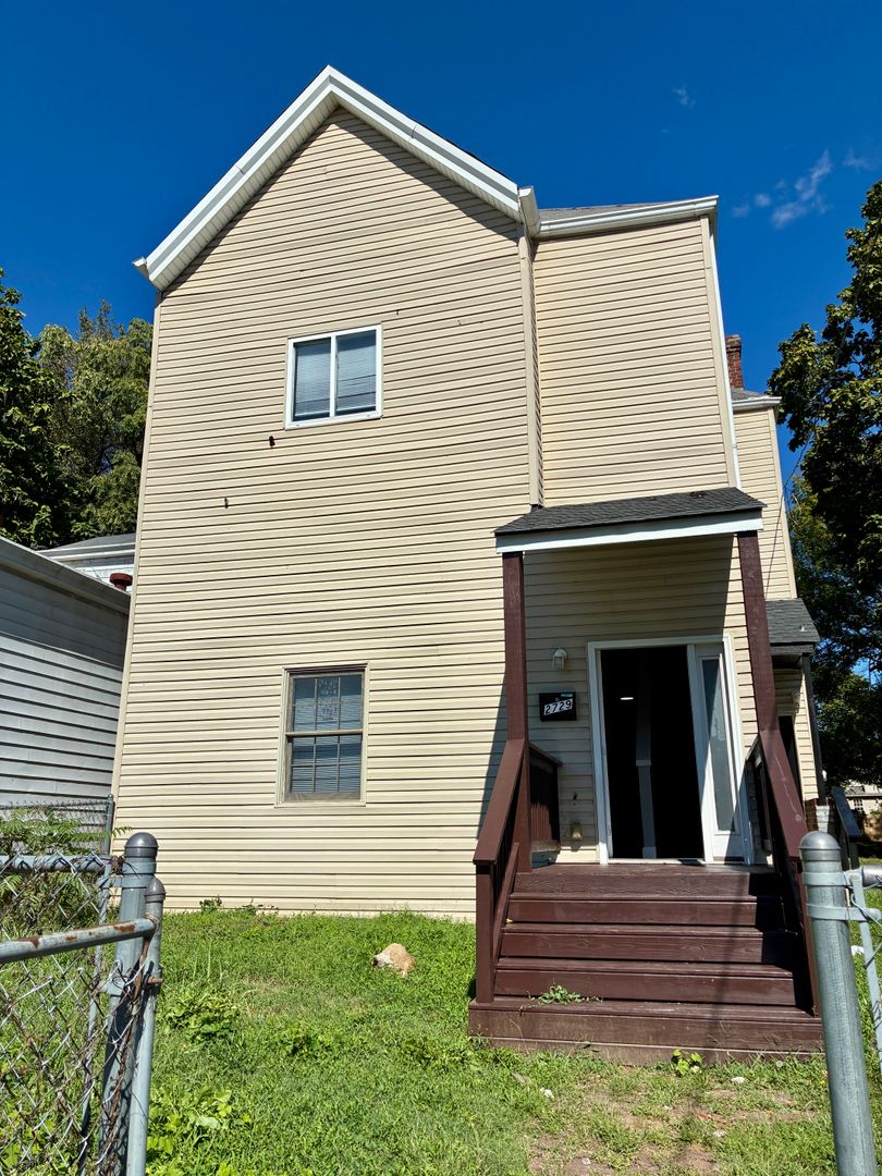 Louisville House: 2729 W. Market Street