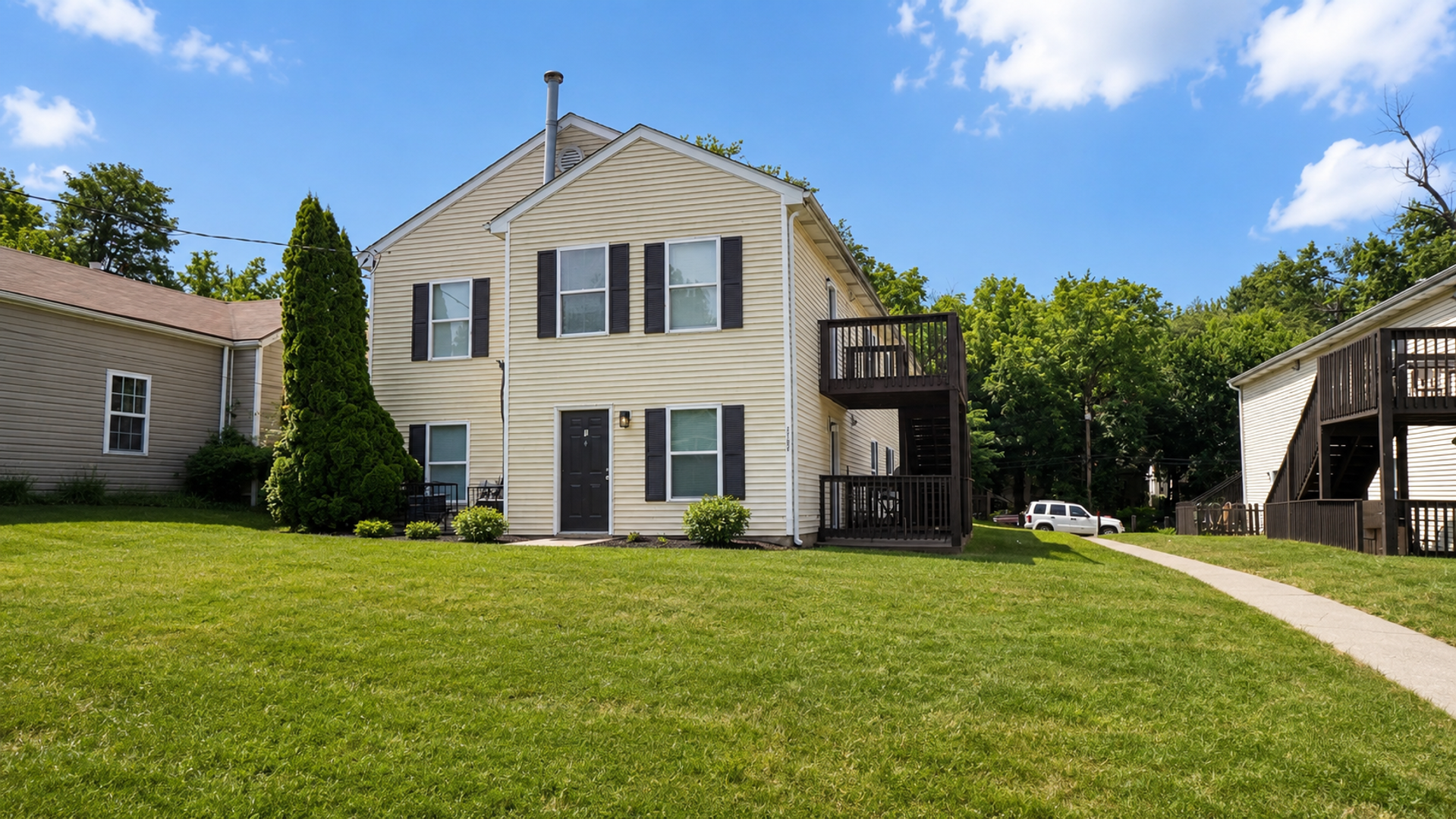 Louisville Apartment: 2702 Greenwood Ave
