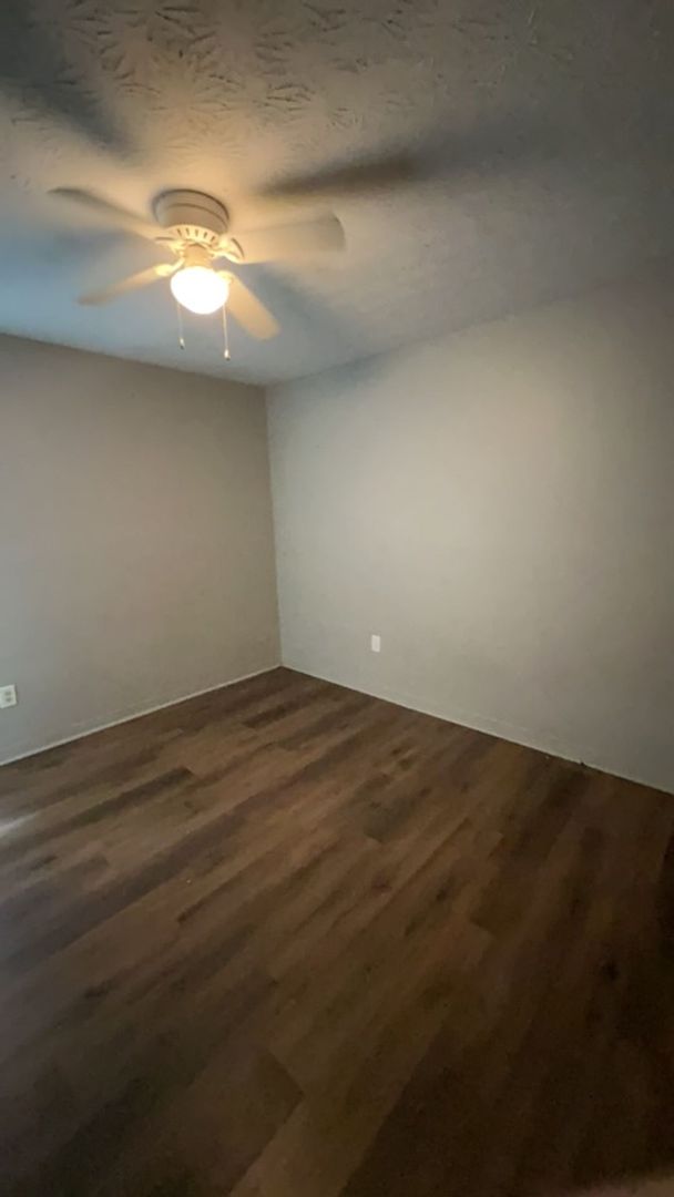 Louisville Apartment: 2702 Hale Ave