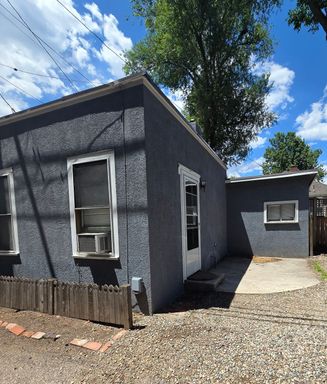 Cute Cottage Close to Downtown! – photo 1