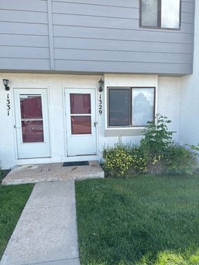 Townhome on Soaring Eagle for Rent – photo 1
