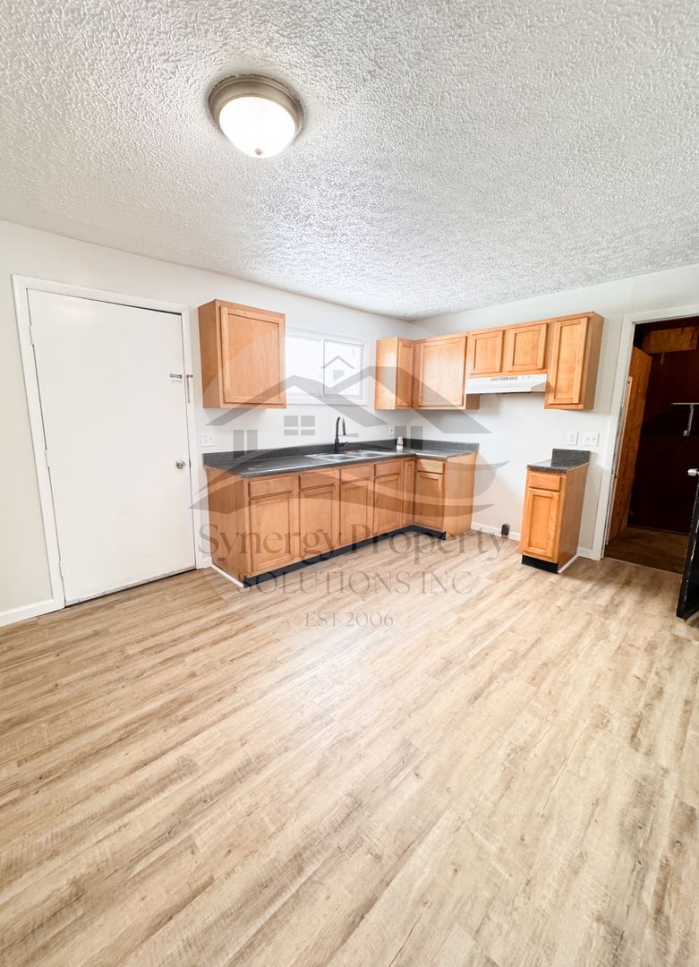 Galion Apartment: Brandt Rd 6764-6766