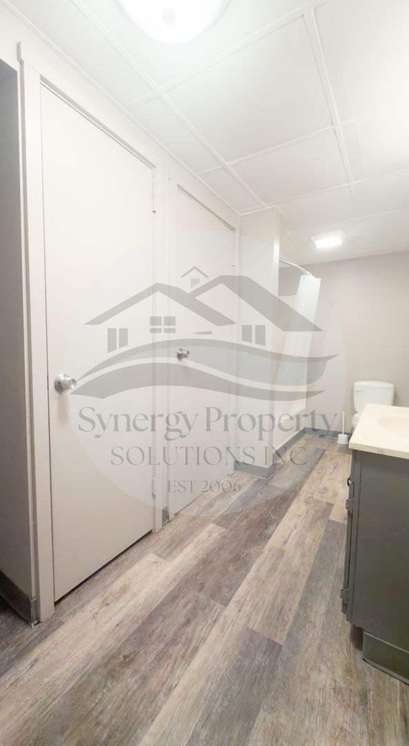 Mansfield Apartment: Columbia Ave 143