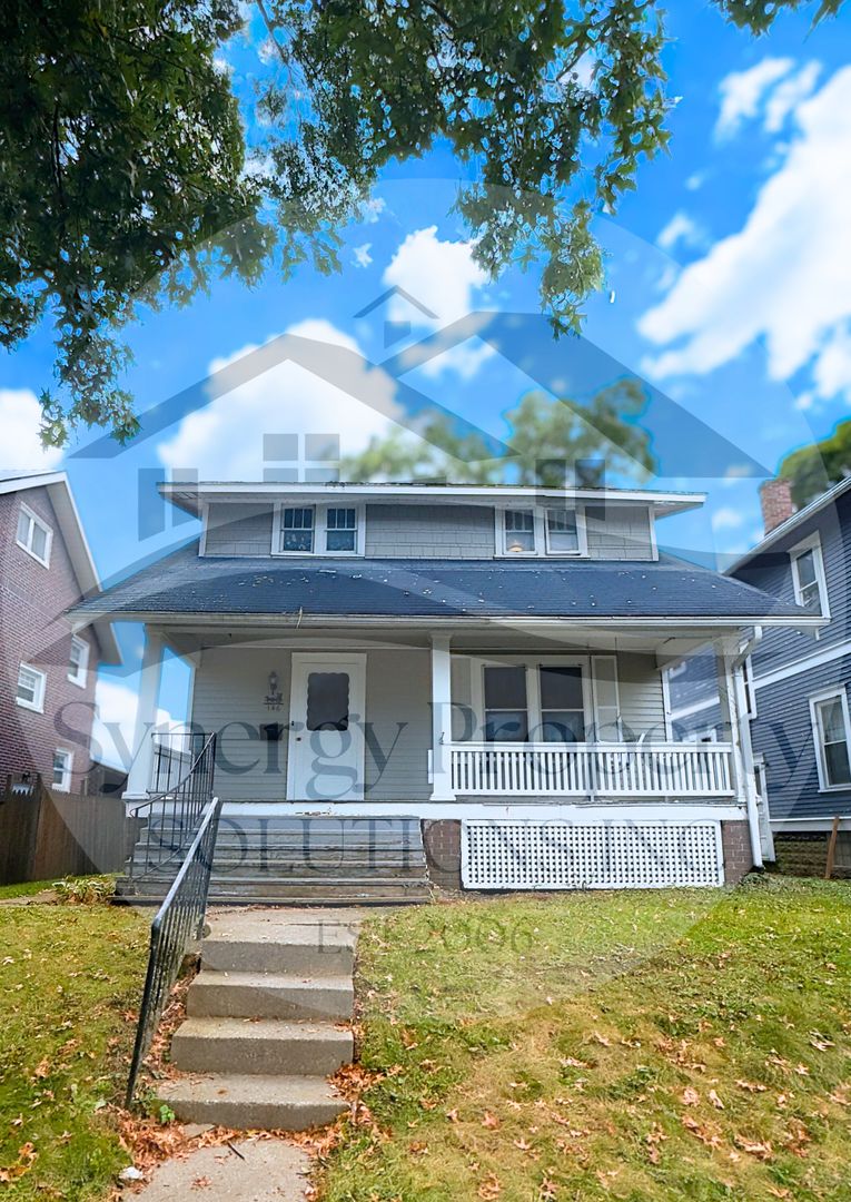 Mansfield House: Stewart Ave 146