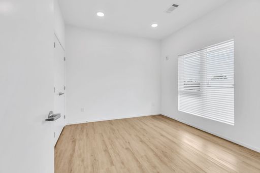 2 bedroom/ Buchannon Arts District – photo 1