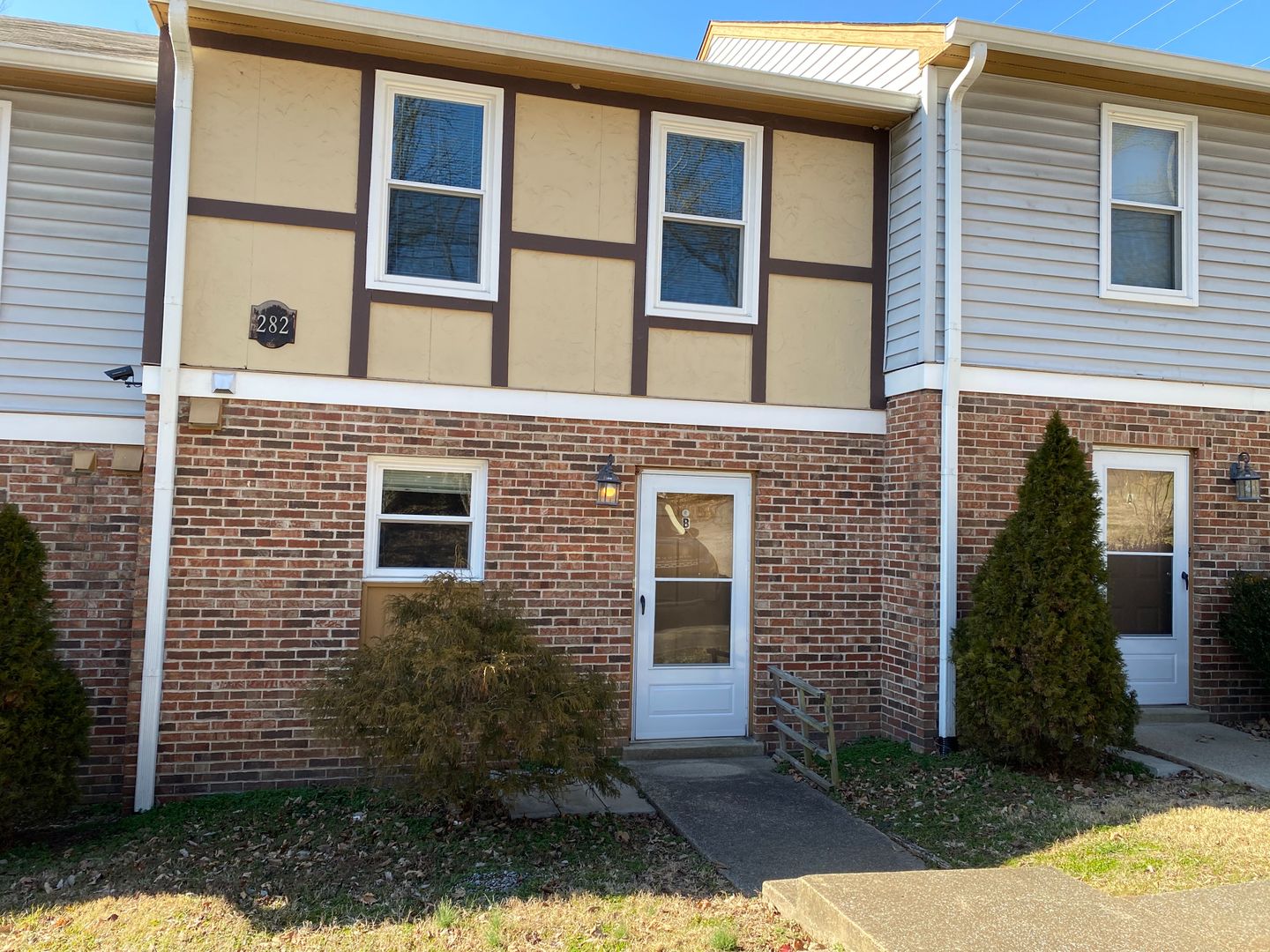 Nashville Apartment: 282 McGavock Pike
