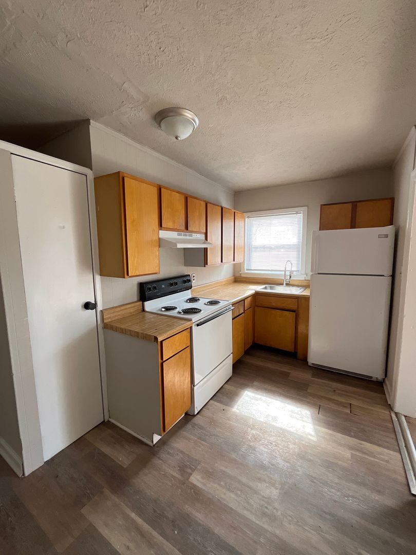 Gallatin House: 228 B College st