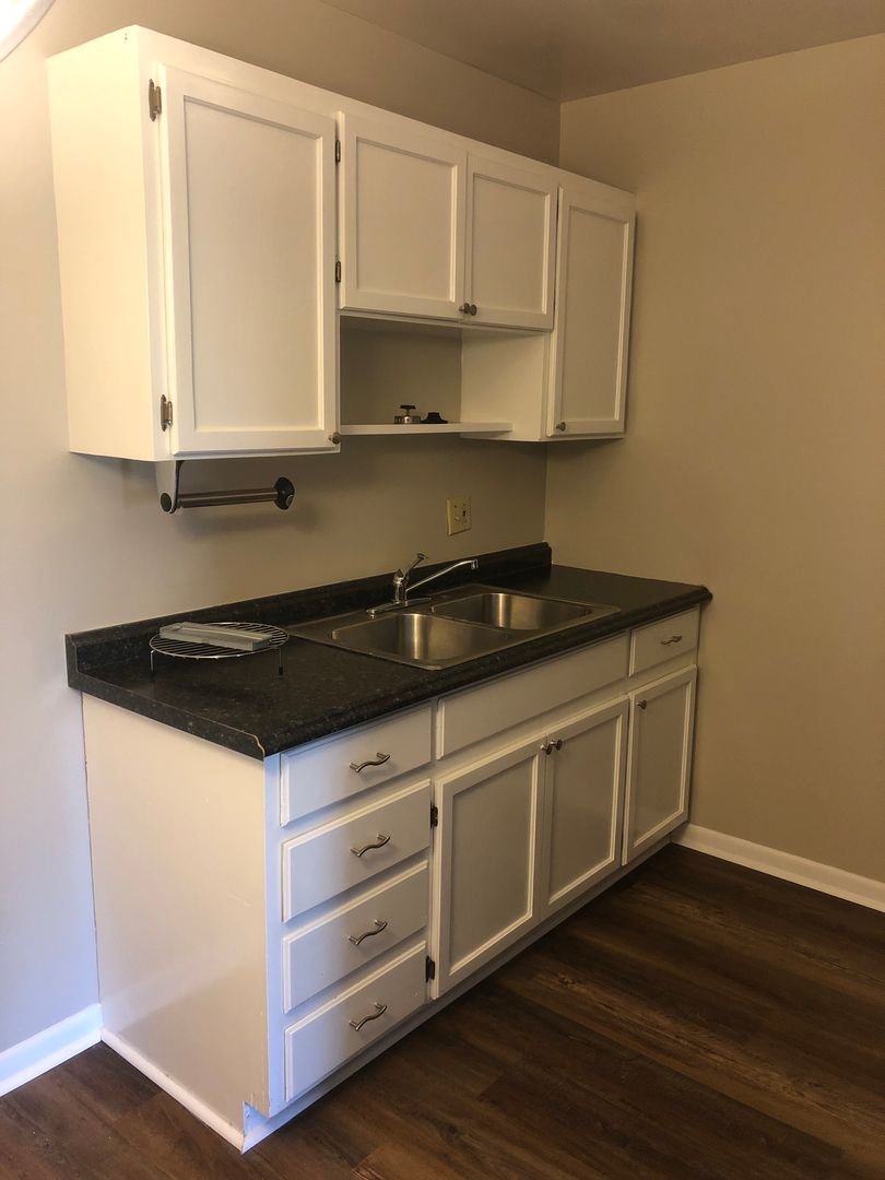 Nashville House: 2134 Fairfax Ave Unit E-9