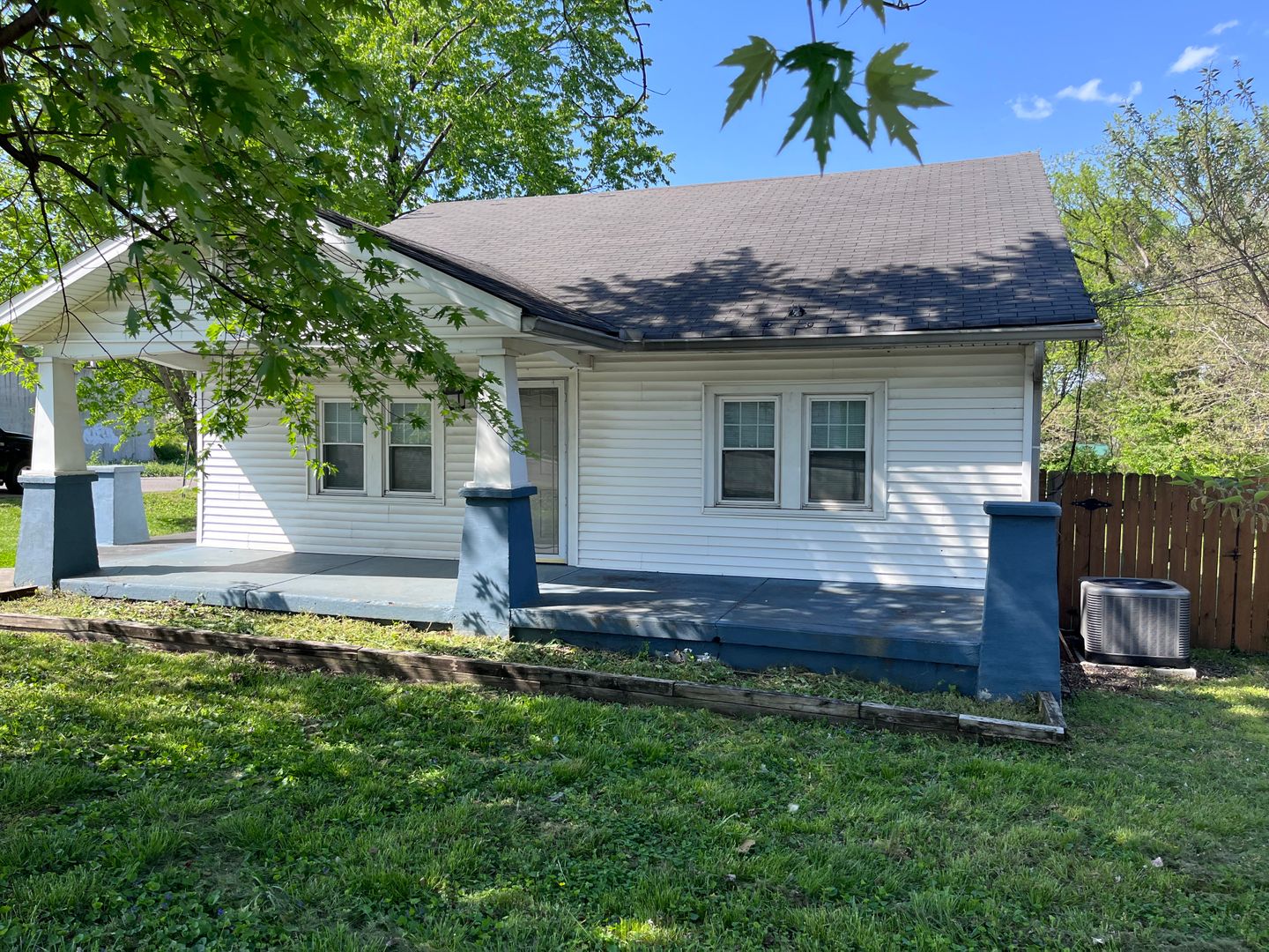 Nashville House: 344 Peachtree Street