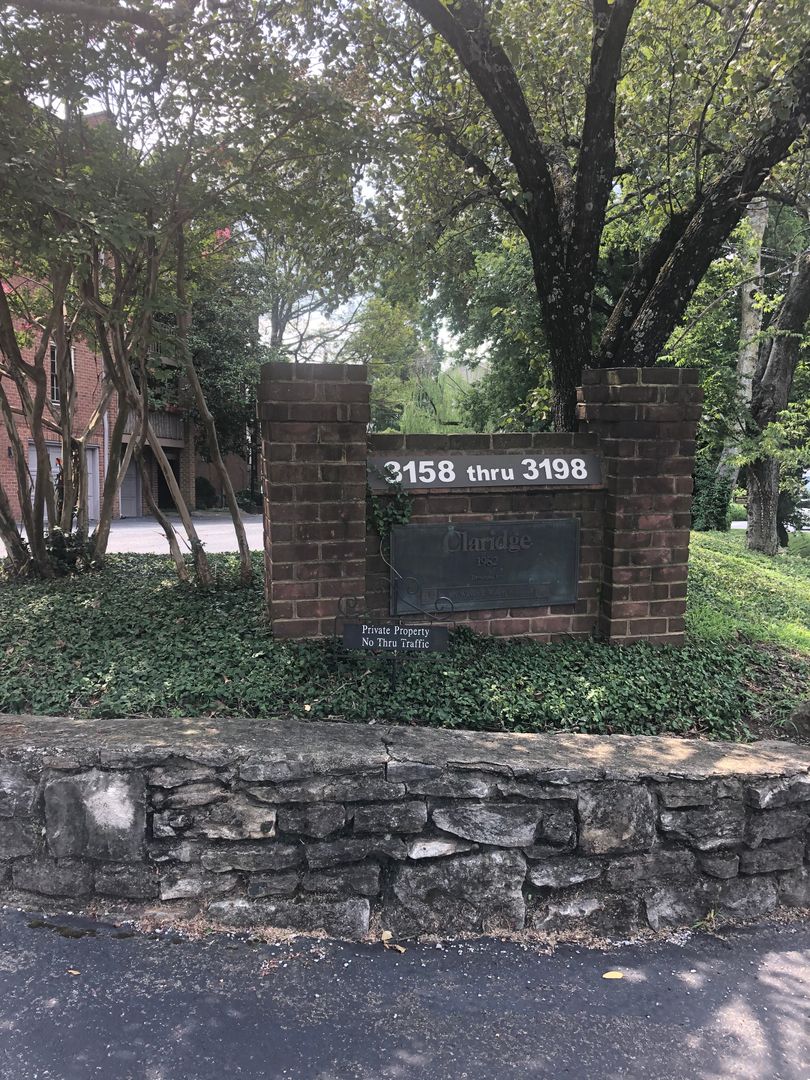 Nashville House: 3160 Hillsboro Pike