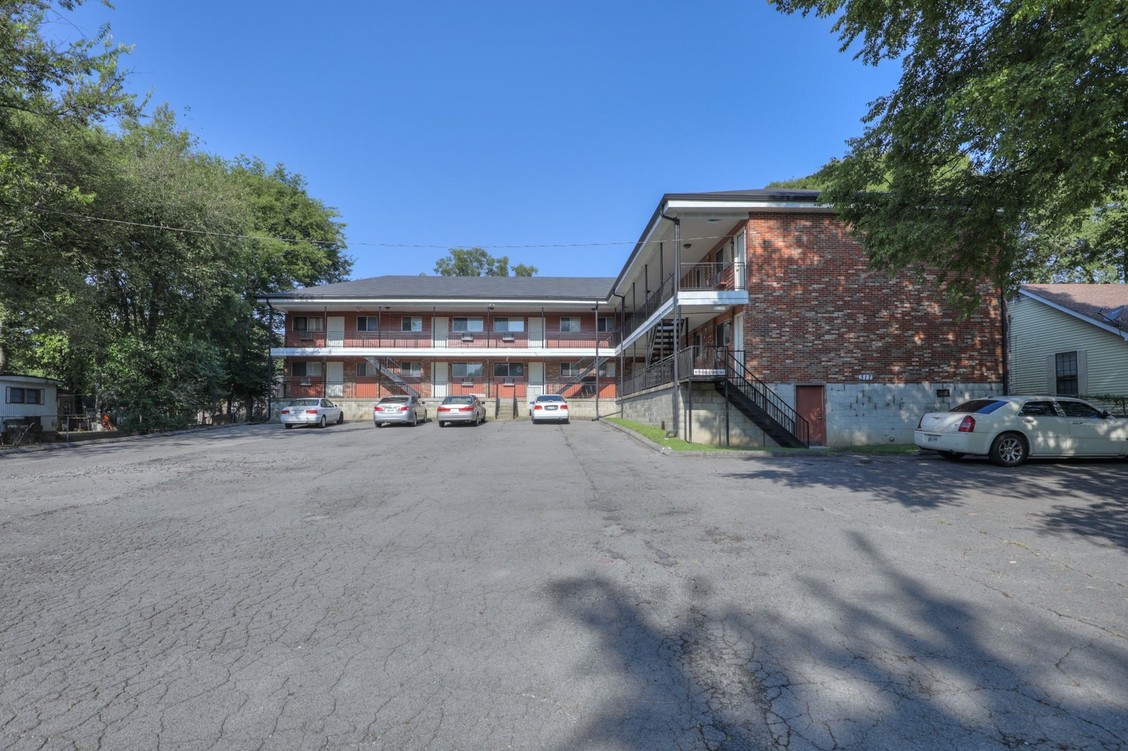 Madison Apartment: 317 Nix Dr