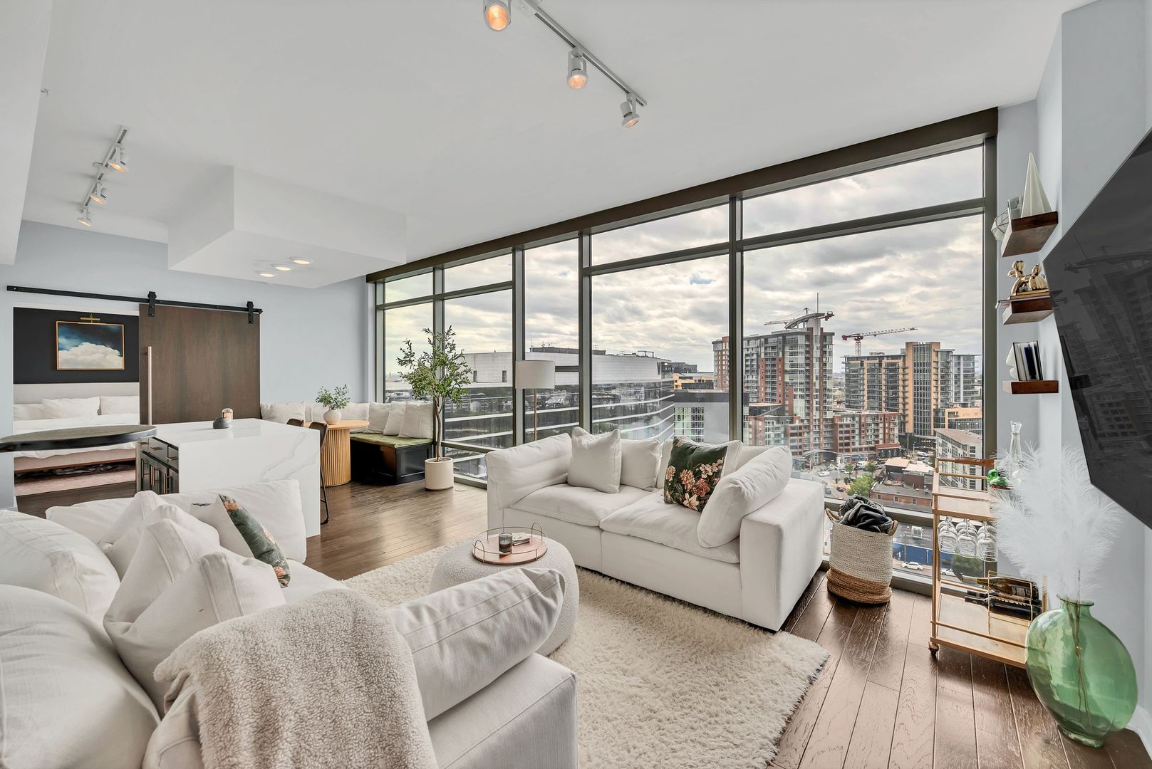 Nashville House: 1212 Laurel St Unit 1303