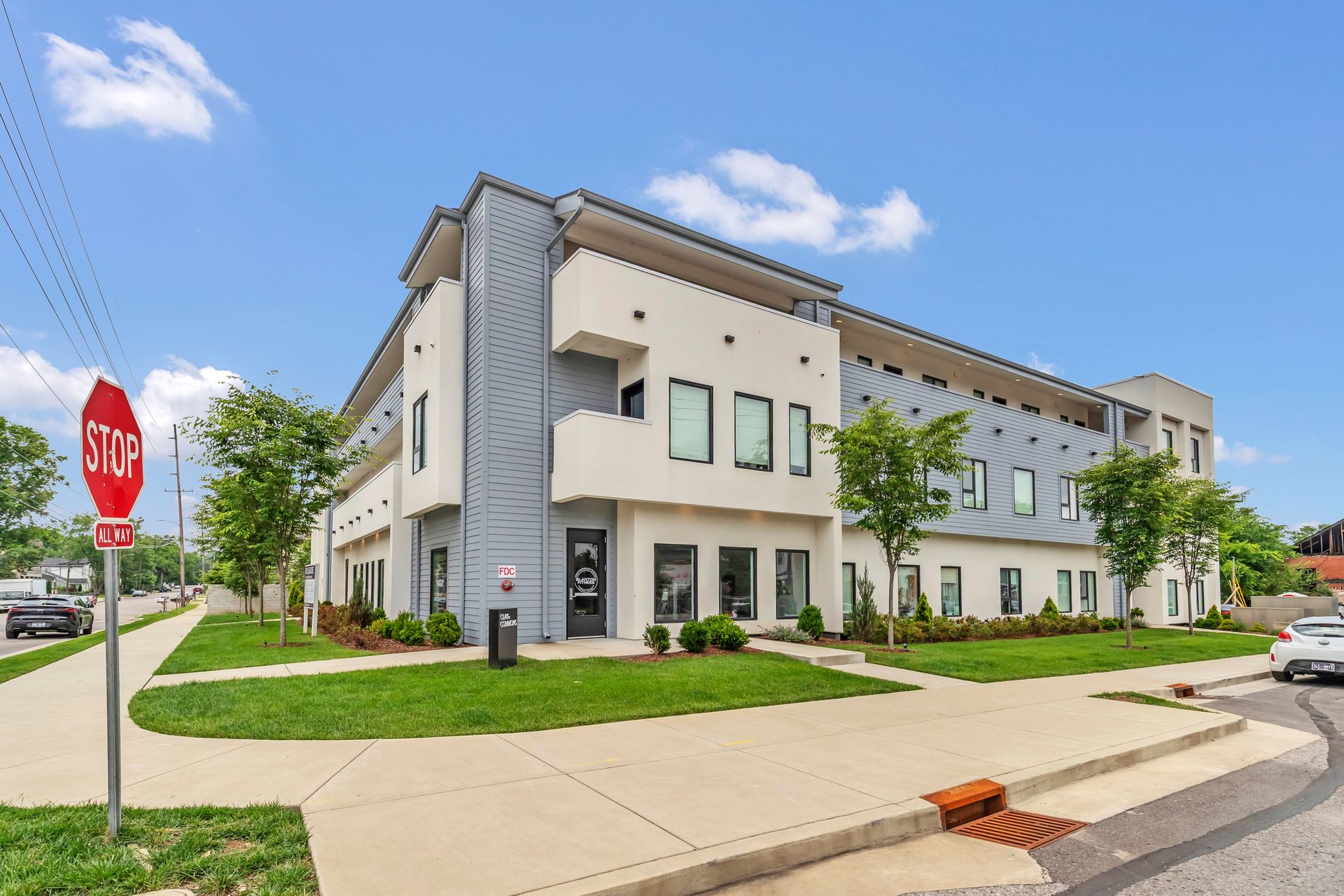 Nashville Apartment: 1919 9th Ave N