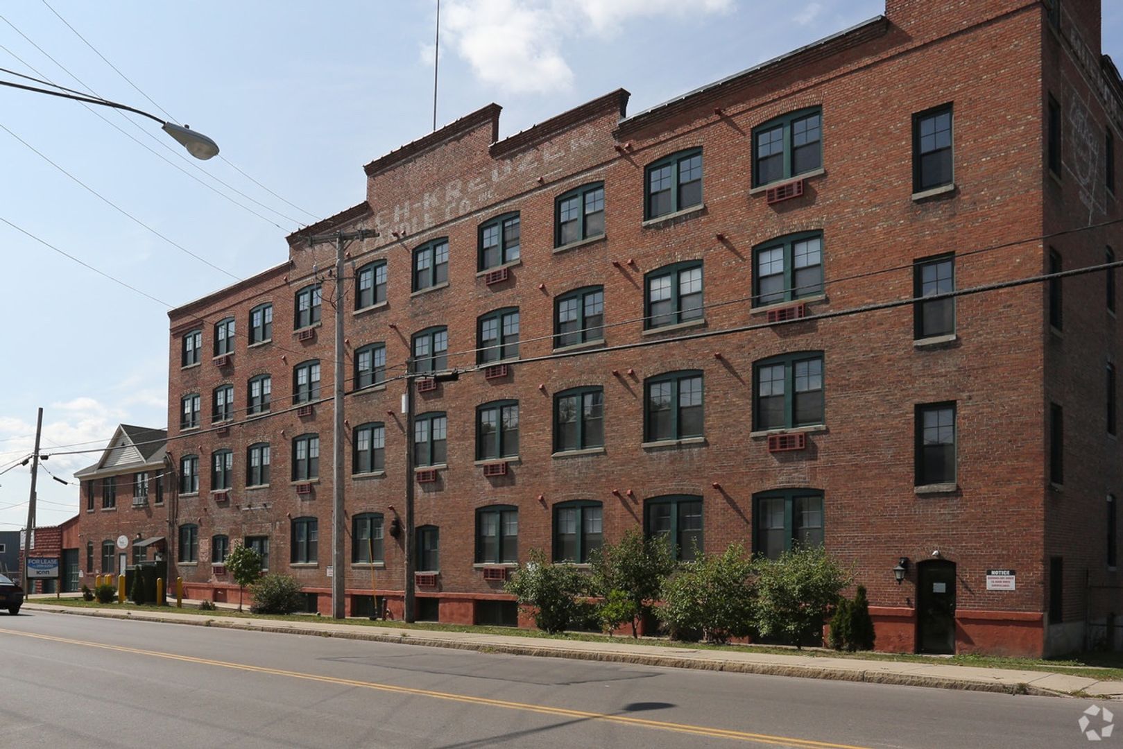 Syracuse Apartment: 617 East Hiawatha Blvd