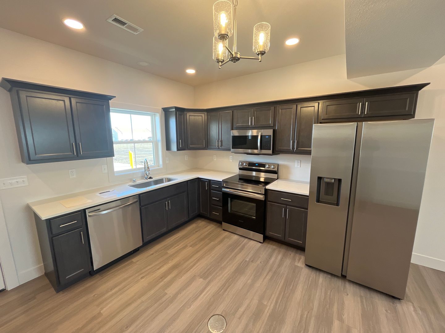 Sullivan Apartment: 1612 S Hamilton