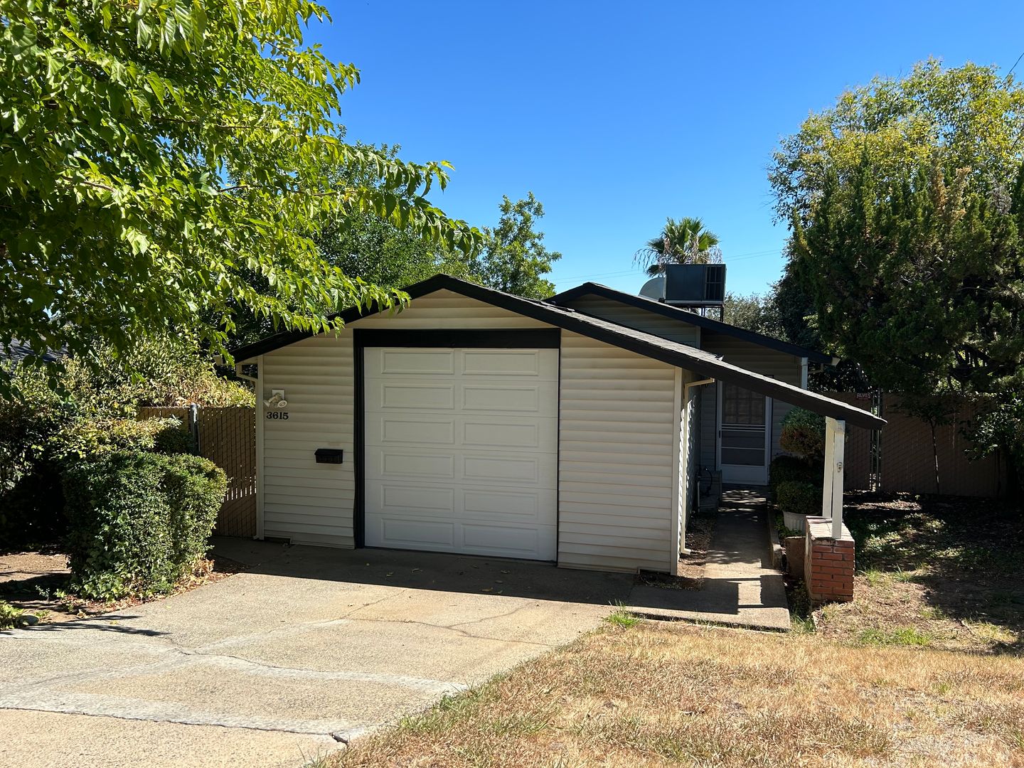 Oroville House: 3615 Stauss Ave