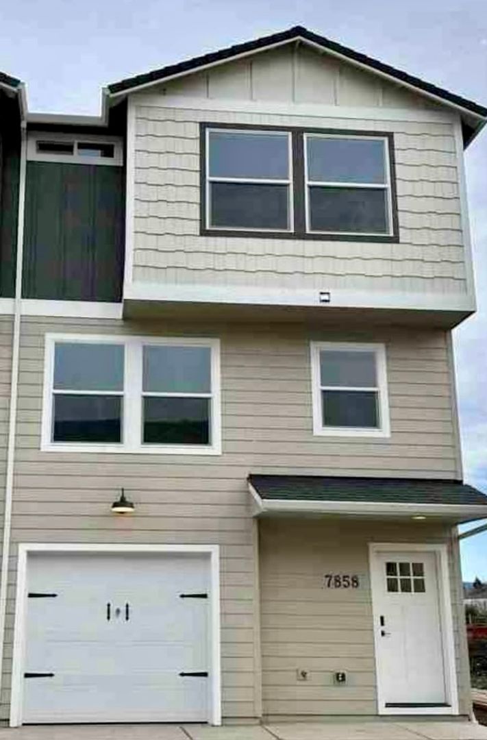White City Apartment: 7860 28th St
