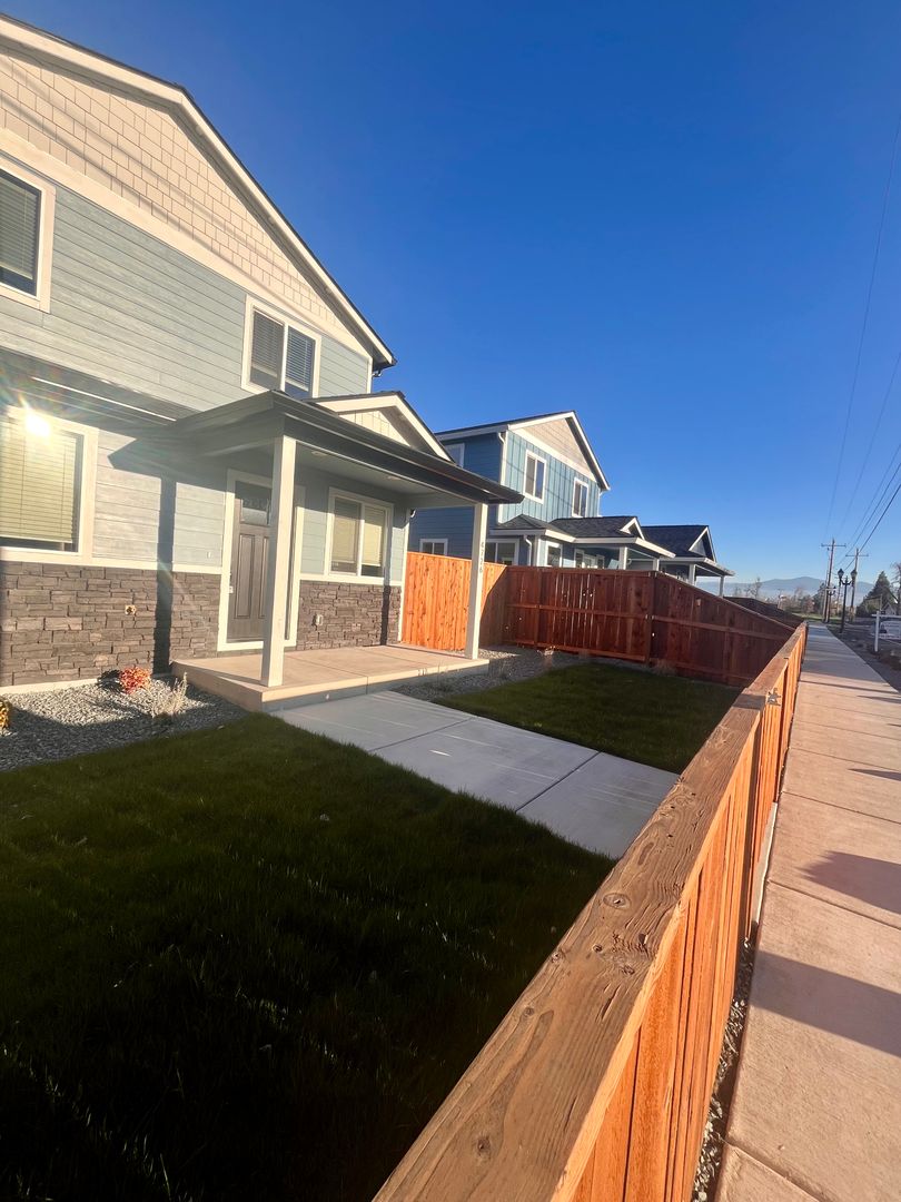 Central Point House: 4726 Gebhard Road