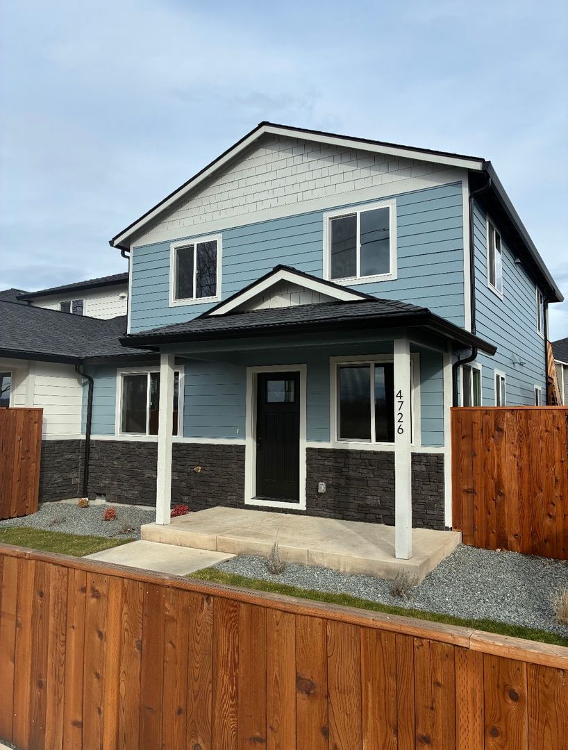 Central Point House: 4726 Gebhard Road