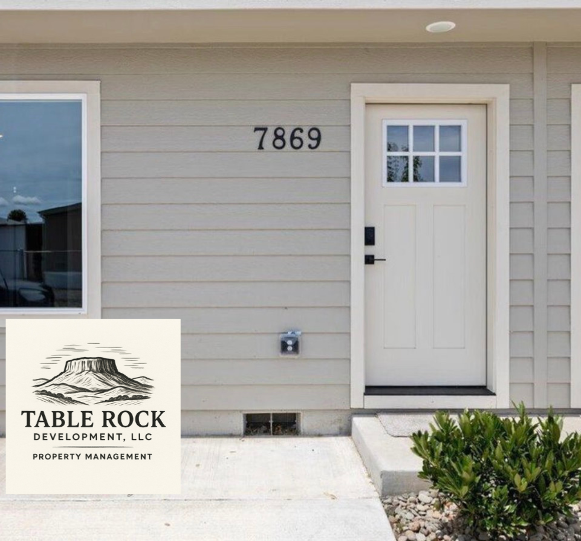 White City Apartment: 7869 Houston Loop