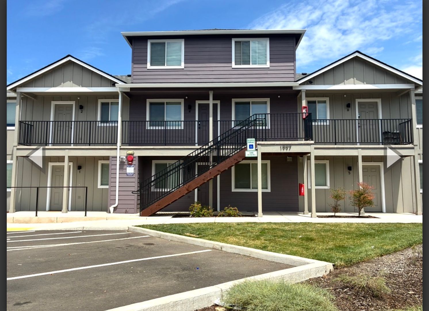 Medford Apartment: 1997 Sky Park Dr