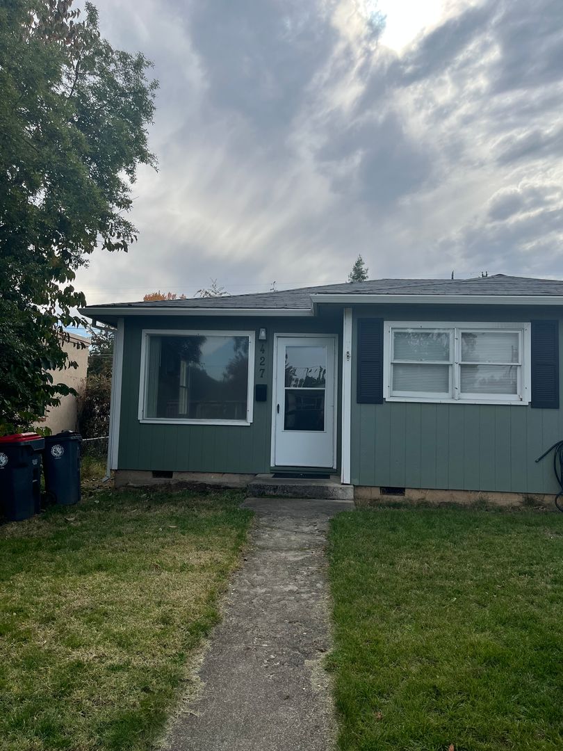 Medford House: 427 Fairmount Street