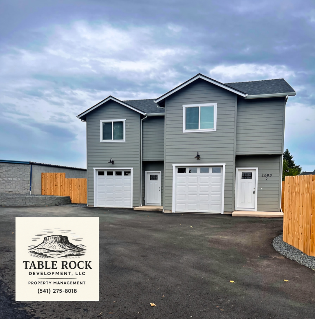Medford Townhome: 2683 Elliott Ave. #1