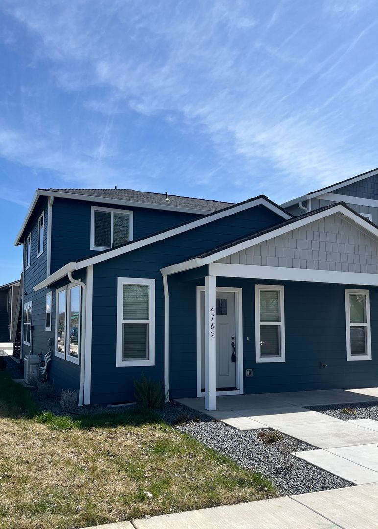 Central Point House: 4762 Gebhard Rd