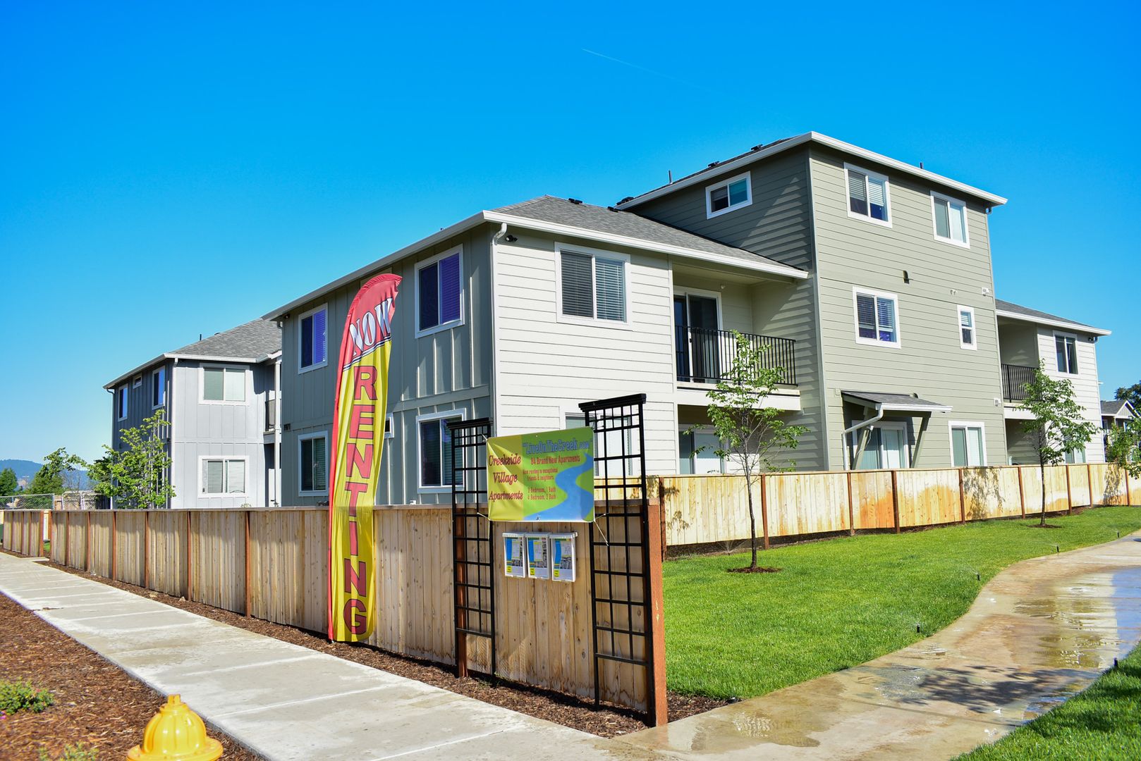 Medford Apartment: 1991 Sky Park Dr