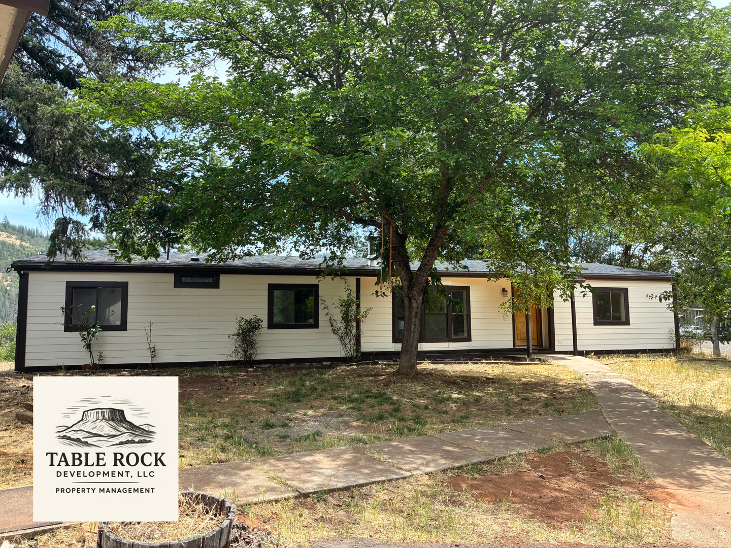 Shady Cove House: 520 Sarma Drive