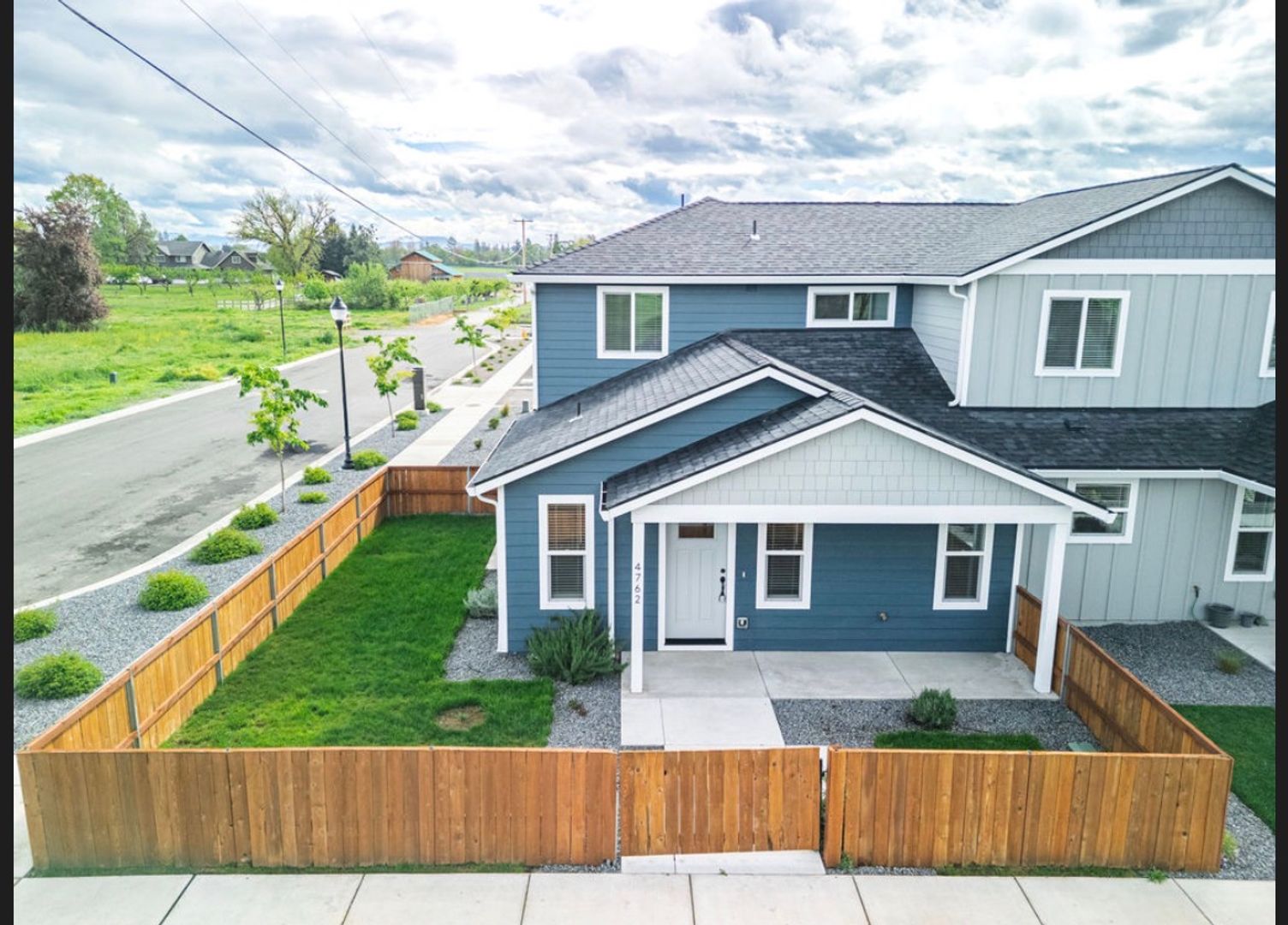 Central Point House: 4762 Gebhard Rd