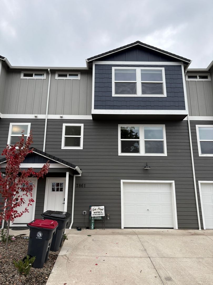 White City Apartment: 7861 Houston Loop