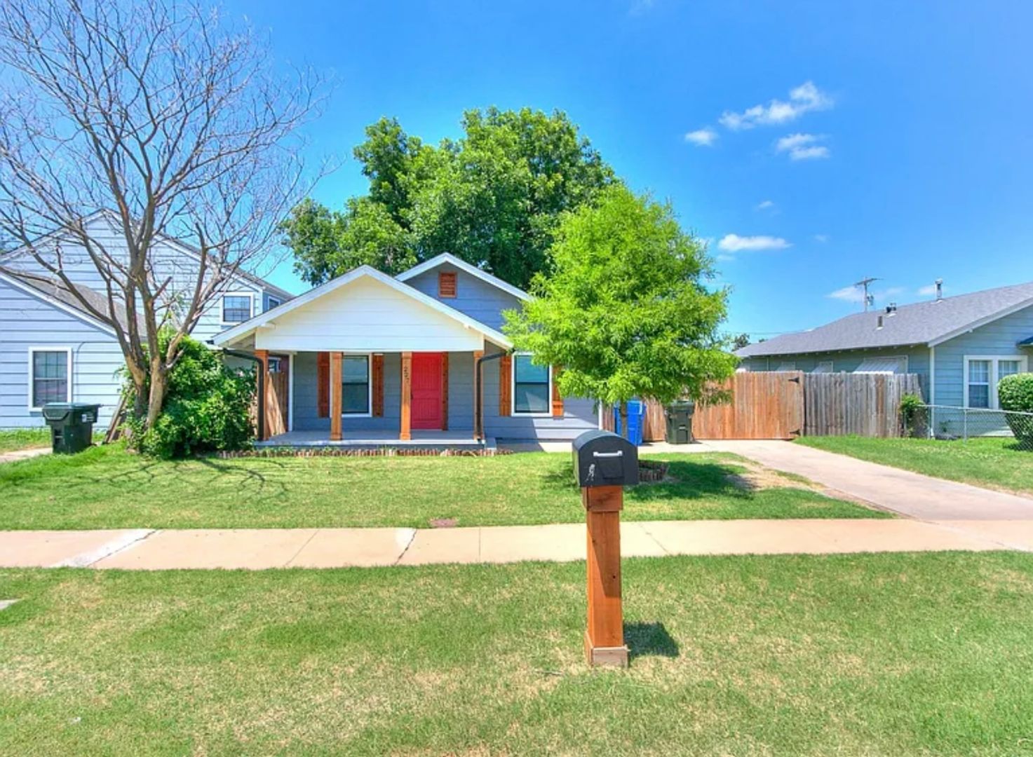 Fully Remolded 2bed/2bath with a Versatile 3rd Bedroom Available in Norman!