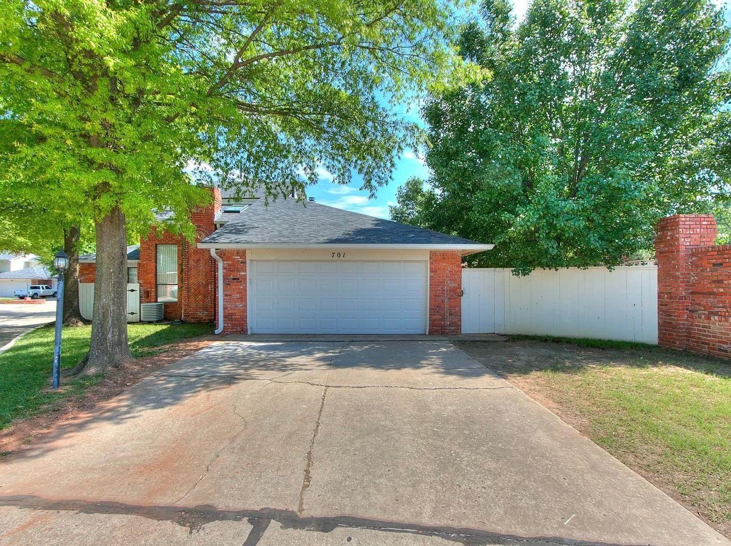 Norman House: 701 36th Ave