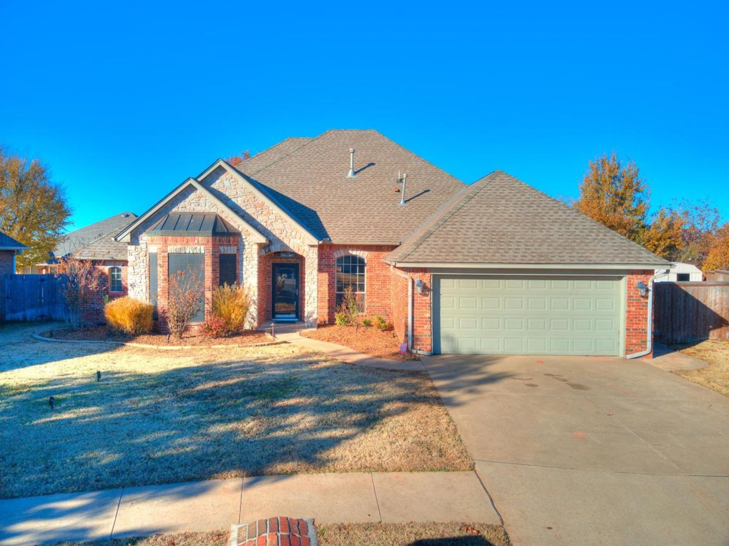 Edmond House: 17121 Kemble Lane