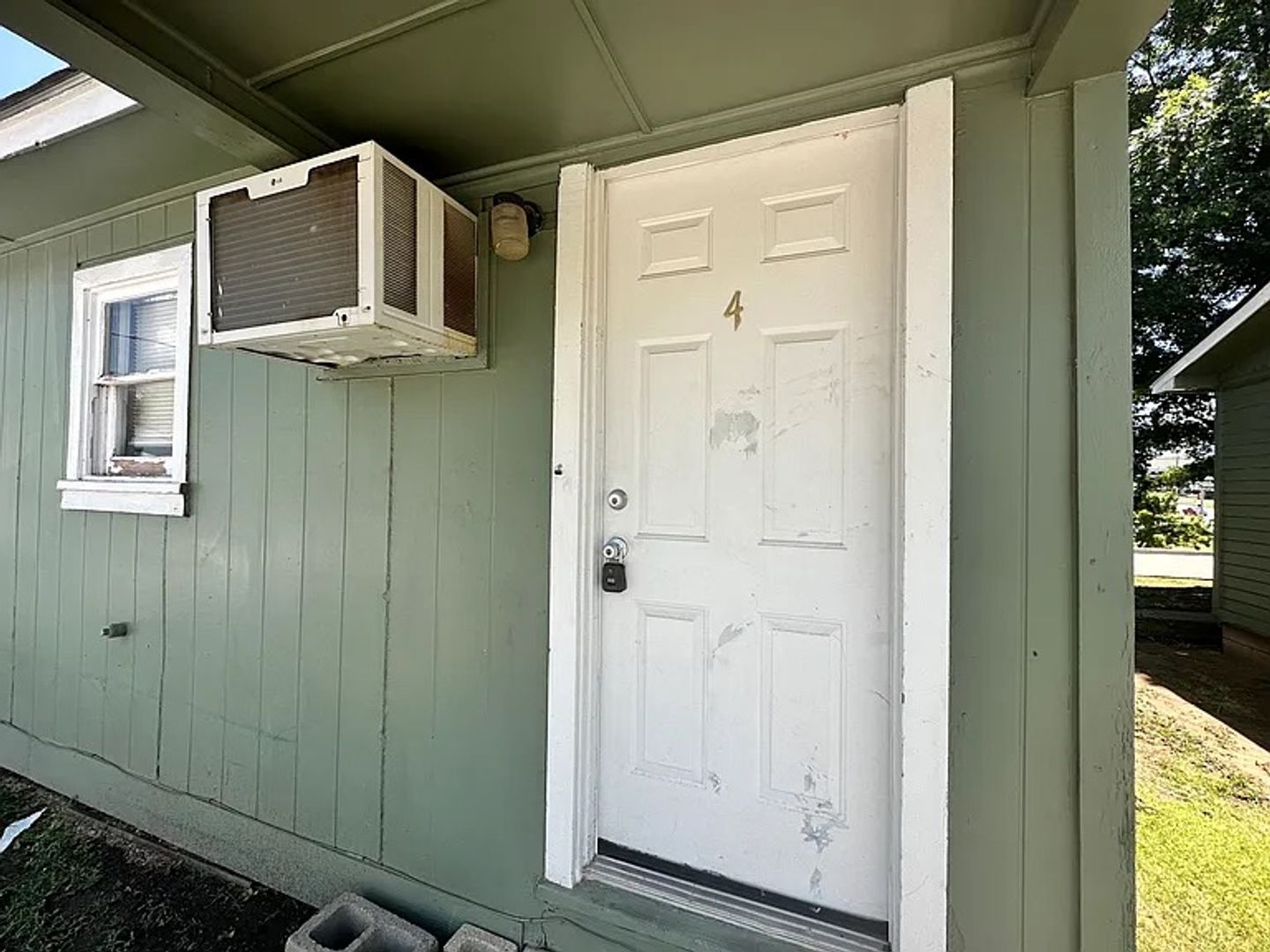 Norman Apartment: 1740-1744 Classen Boulevard