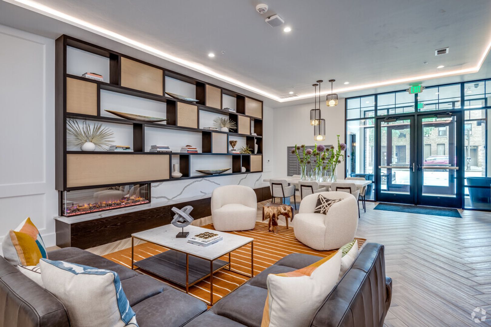 Appleton Apartment: 320 East College Avenue